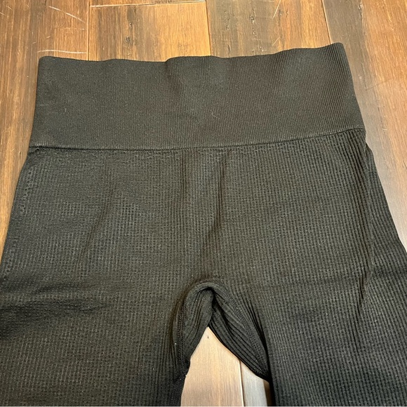 COLSIE Ribbed Leggings - Picture 5 of 6